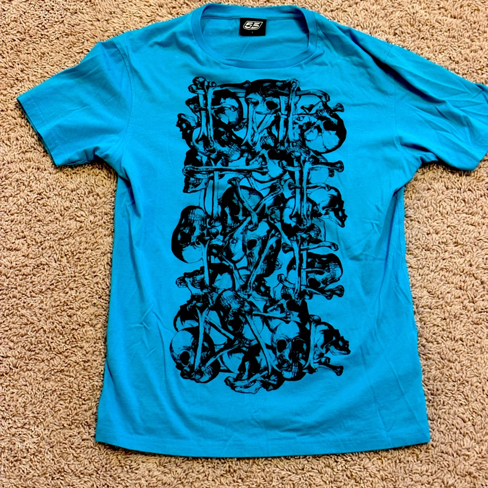 Y2K 55 men’s large tshirt but I’d say fits like a medium